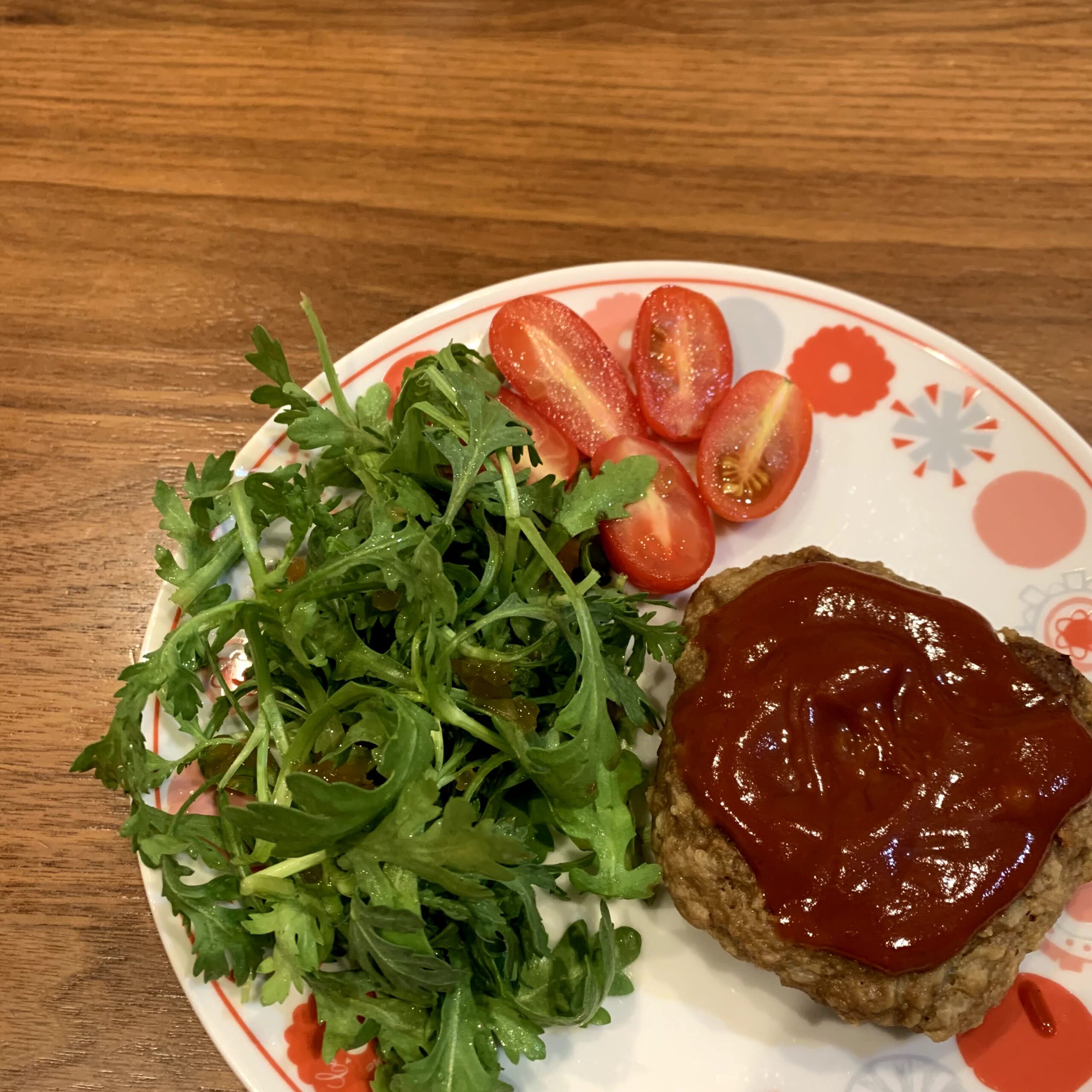 らでぃっしゅばーやの春菊とミニトマトのサラダ